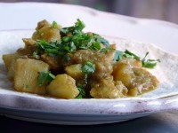 Curry chicken with Roti and potatoes